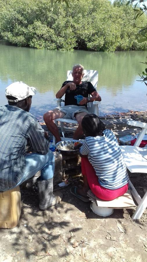 Mangrove Beach Sanyang 外观 照片